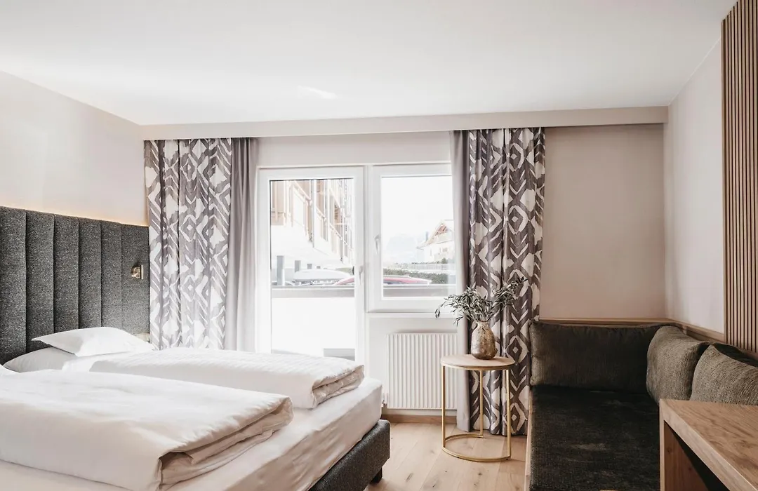 Hotel Chesa Monte 4Sterne Superior-1